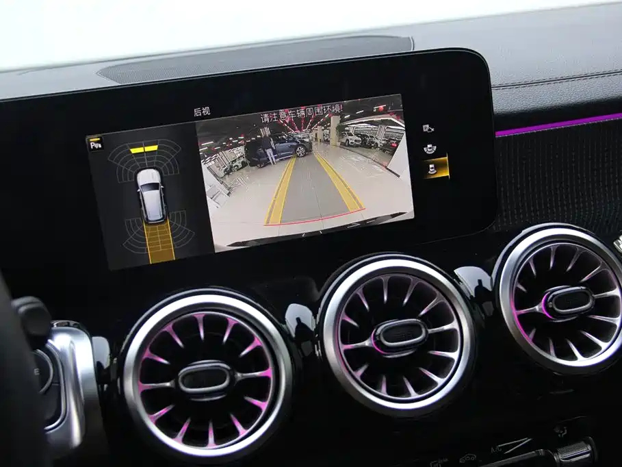 MERCEDES BENZ GLB 2023