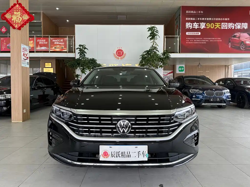 VOLKSWAGEN PASSAT 2023
