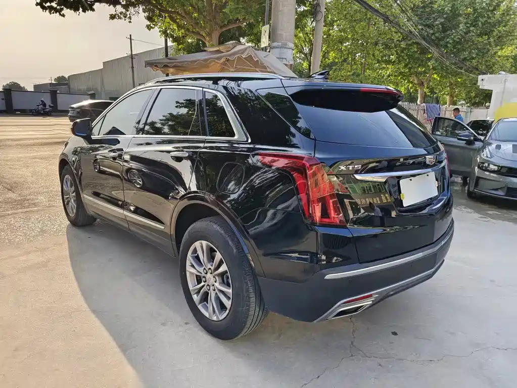 CADILLAC XT5 2021