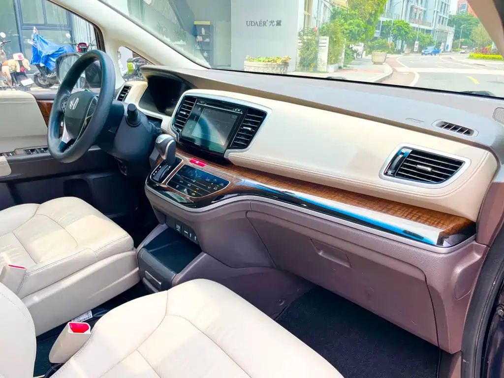 HONDA ODYSSEY 2016