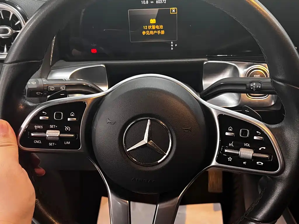 MERCEDES BENZ GLB 2021