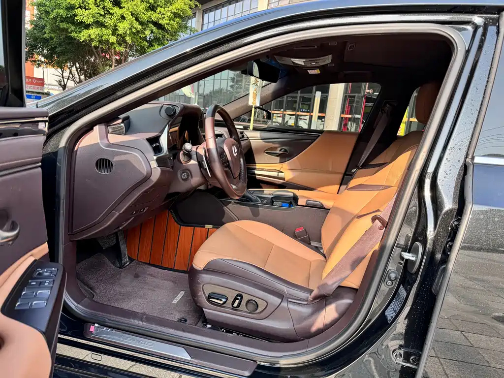 LEXUS ES 2021