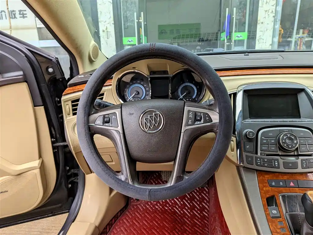 BUICK LACROSSE 2012
