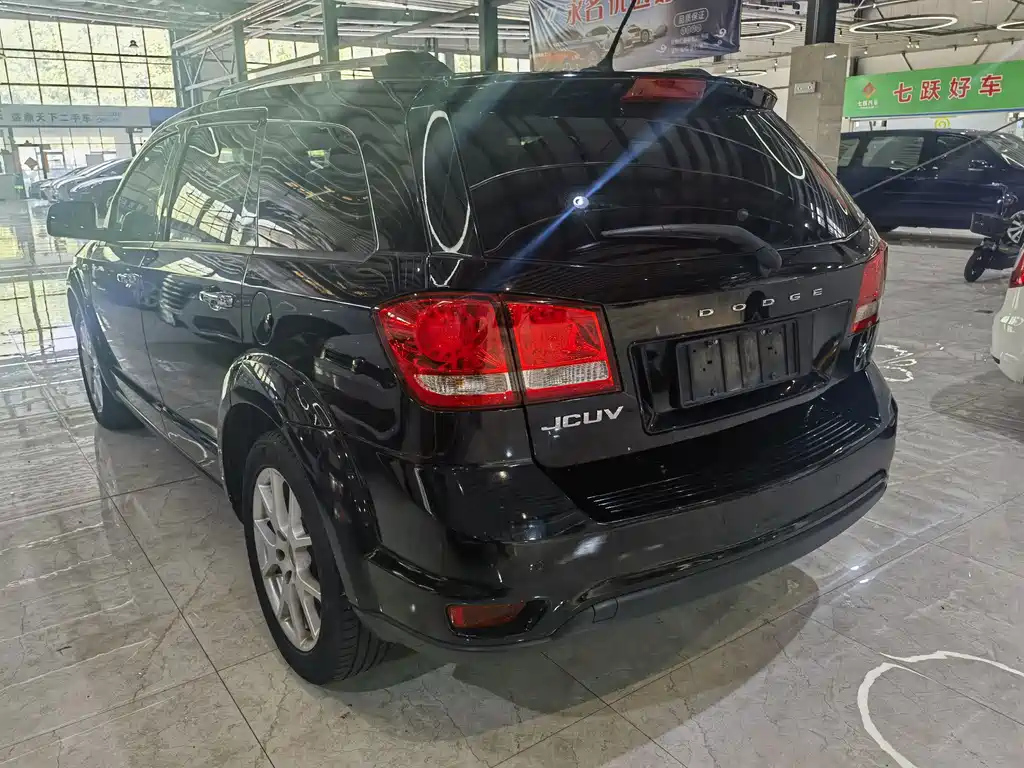 DODGE JCUV 2014