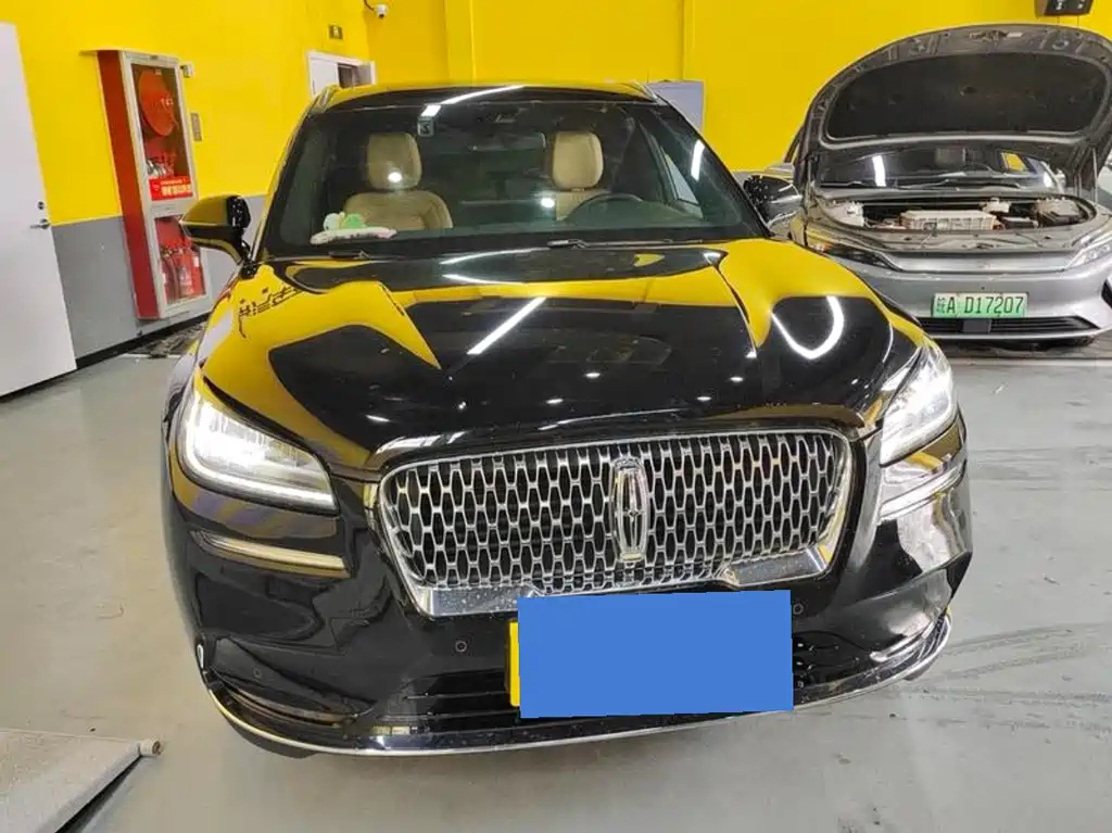 LINCOLN ADVENTURER 2021