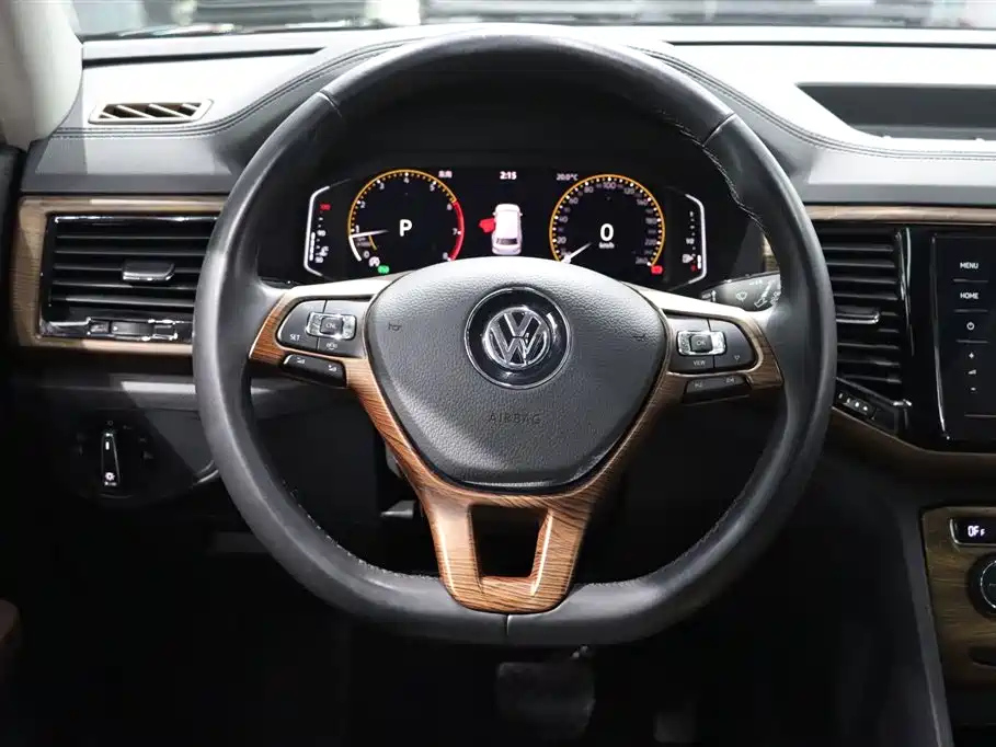 VOLKSWAGEN TOURAN 2021