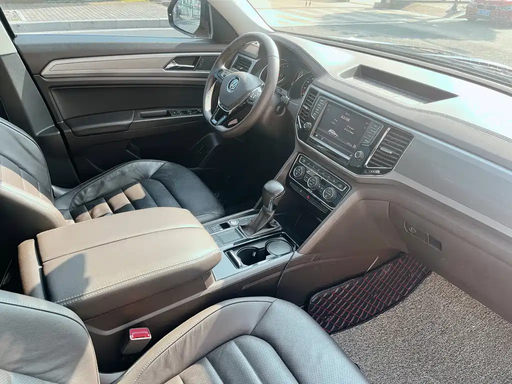 VOLKSWAGEN TOURAN 2019