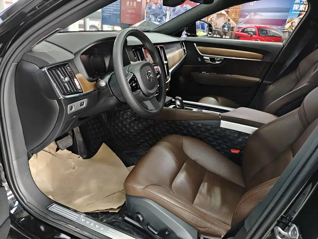VOLVO S90 2020