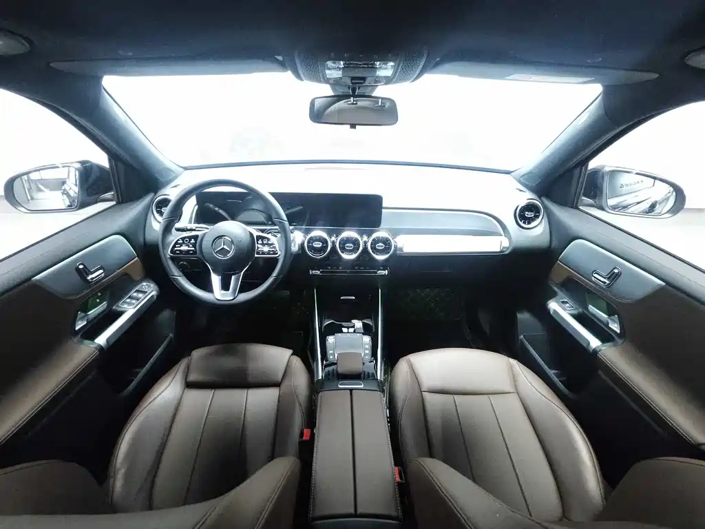 MERCEDES BENZ GLB 2023