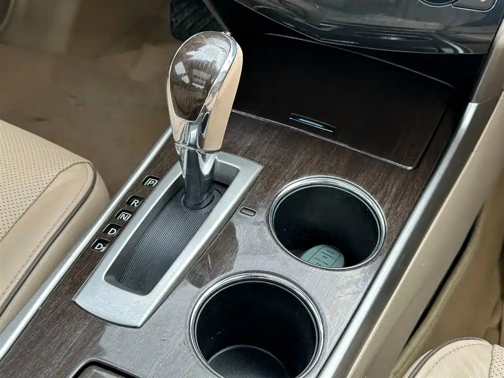 NISSAN TEANA 2015