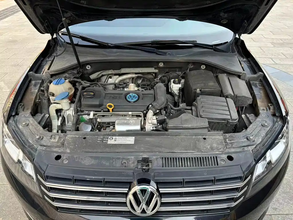 VOLKSWAGEN PASSAT 2016