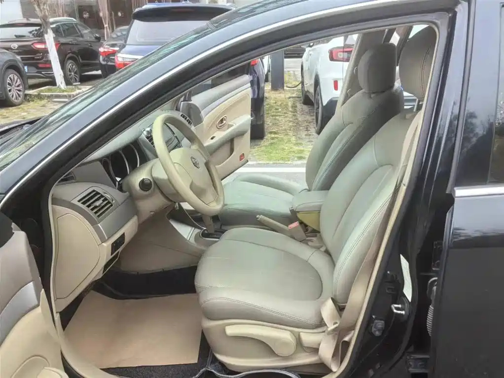 NISSAN SYLPHY 2016