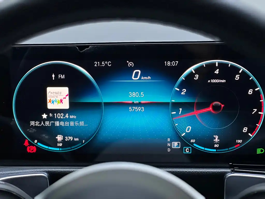 MERCEDES BENZ GLB 2021