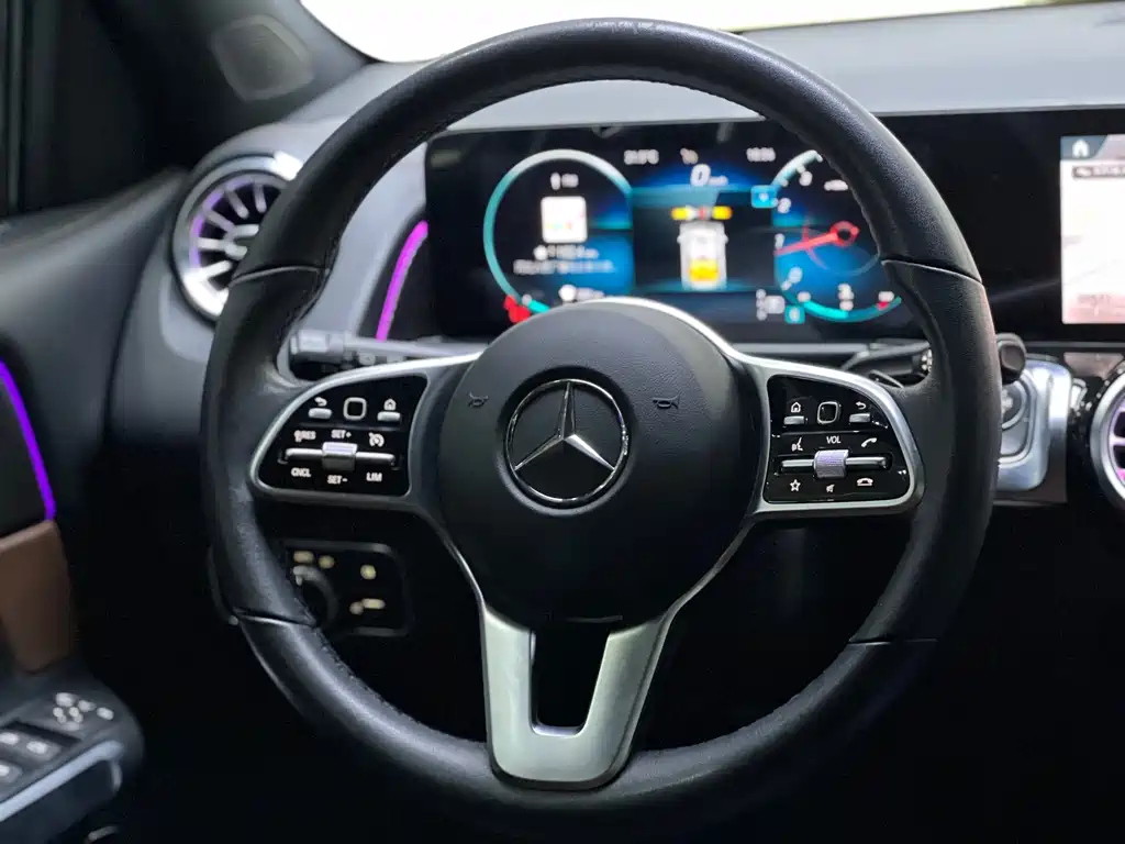 MERCEDES BENZ GLB 2021