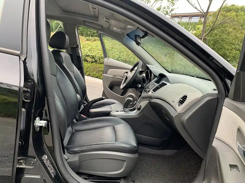 CHEVROLET CRUZE 2012