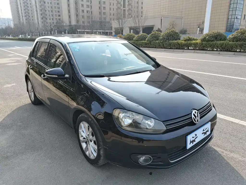 VOLKSWAGEN GOLF 2012