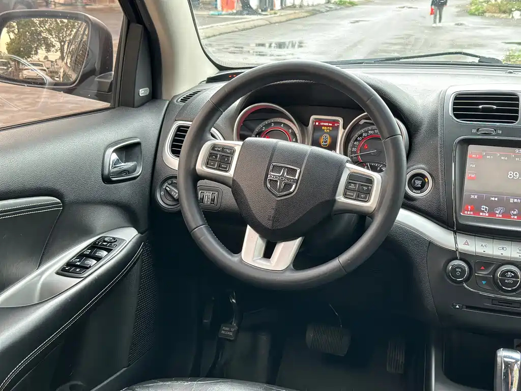 DODGE JCUV 2014