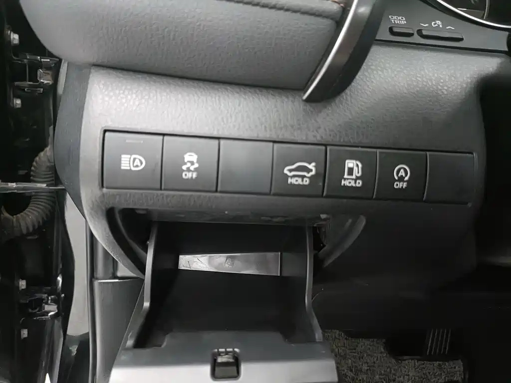 TOYOTA CAMRY 2020