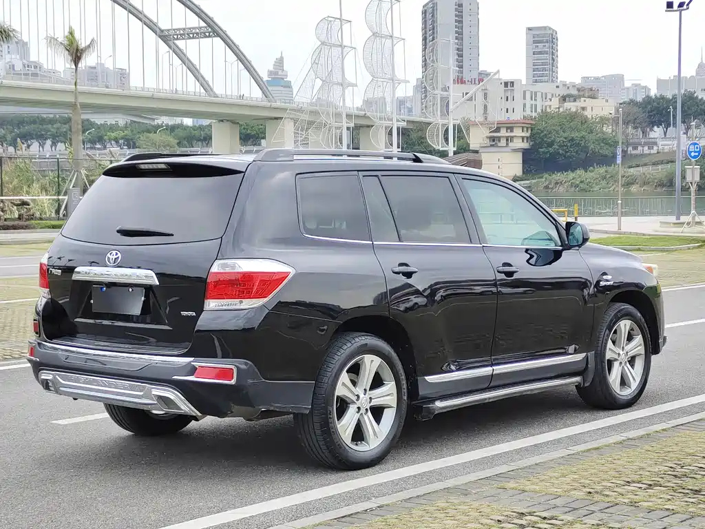TOYOTA HIGHLANDER 2014