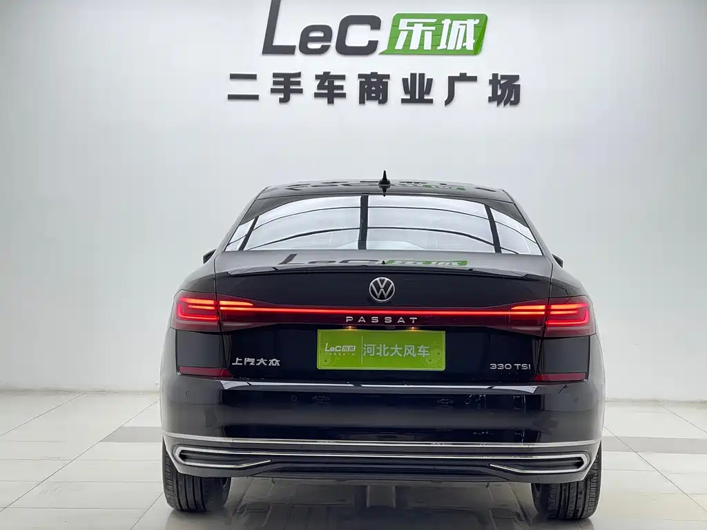 VOLKSWAGEN PASSAT 2023