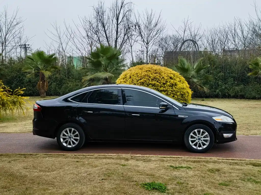 FORD MONDEO - WINNER 2011