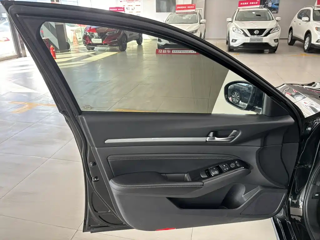 NISSAN TEANA 2021