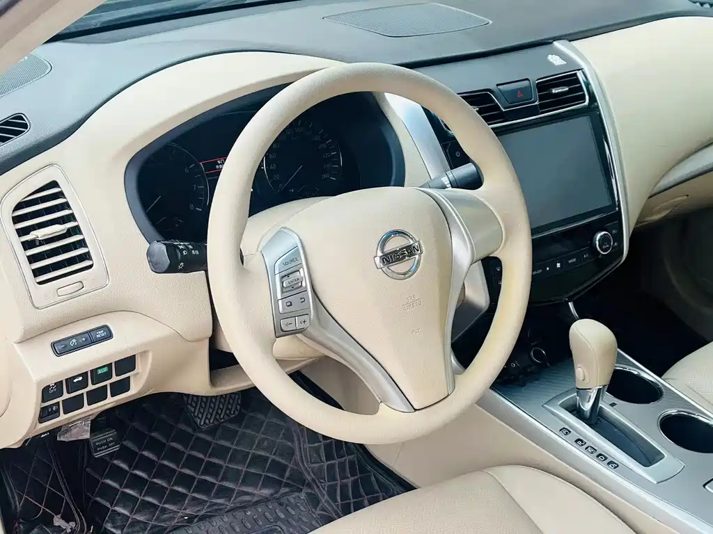 NISSAN TEANA 2019