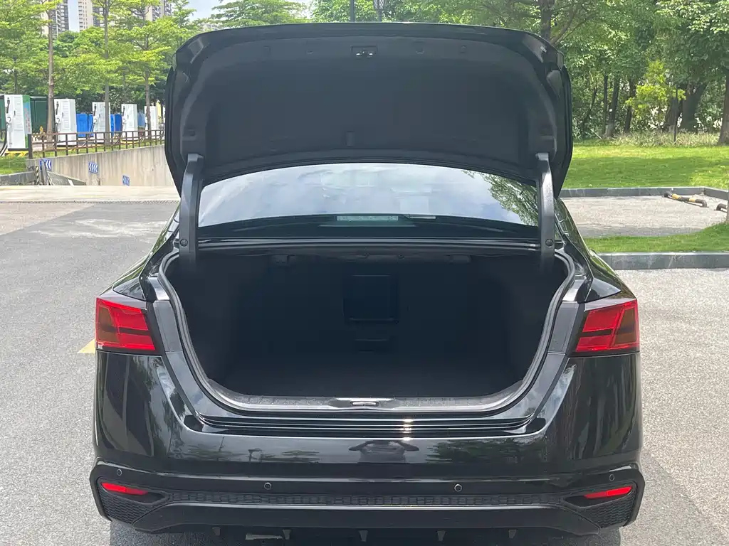 NISSAN TEANA 2021