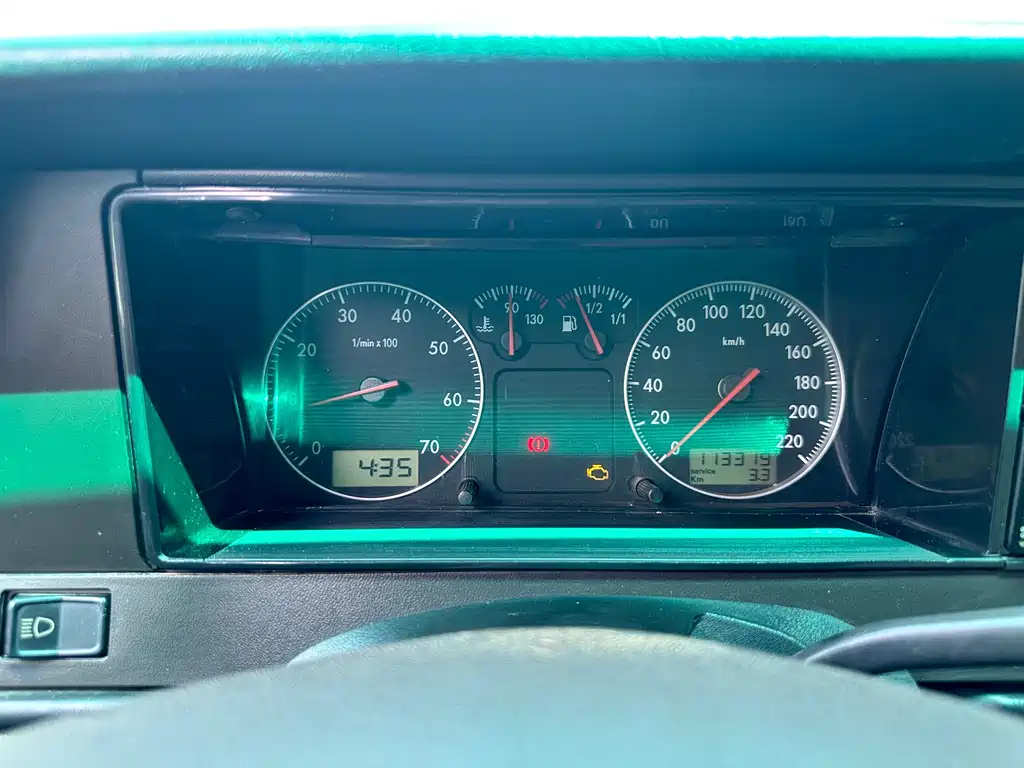 VOLKSWAGEN SANTANA CLASSIC 2011