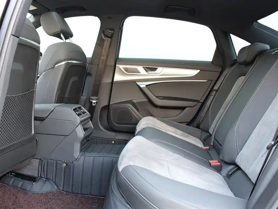 AUDI A6L 2023