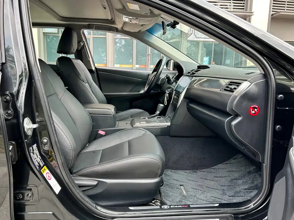 TOYOTA CAMRY 2017