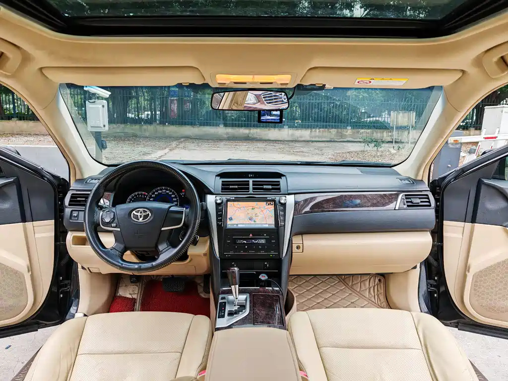 TOYOTA CAMRY 2015