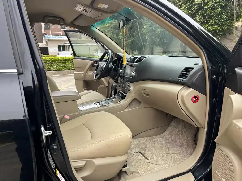 TOYOTA HIGHLANDER 2012