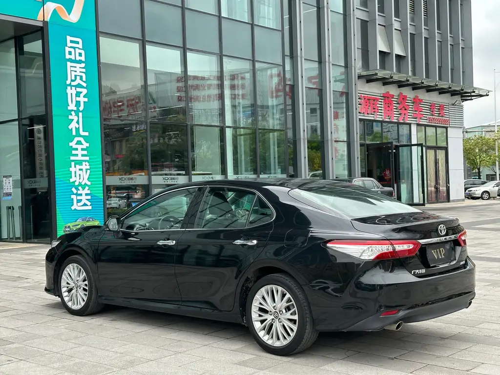 TOYOTA CAMRY 2020
