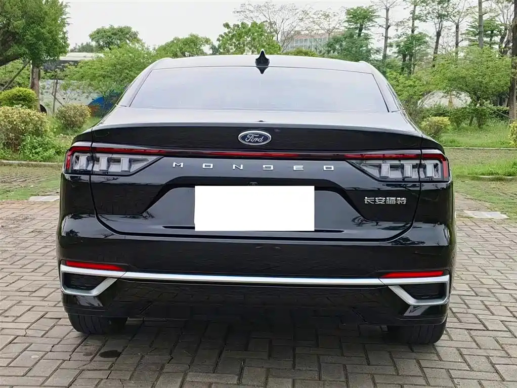 FORD MONDEO 2023