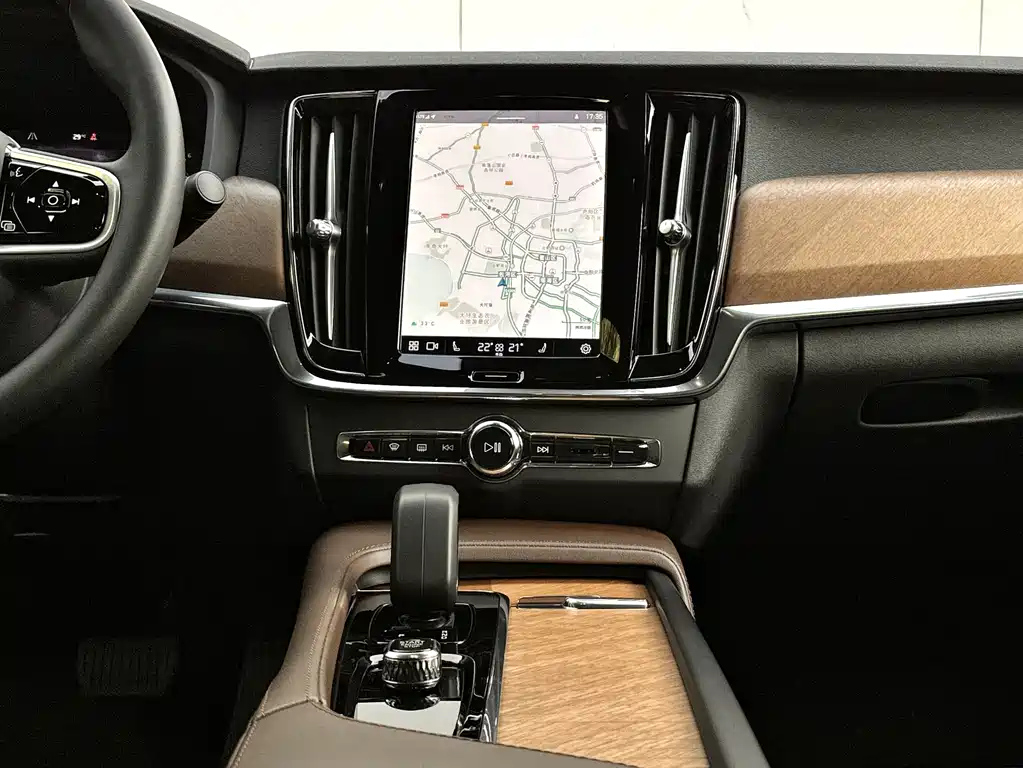 VOLVO S90 2024