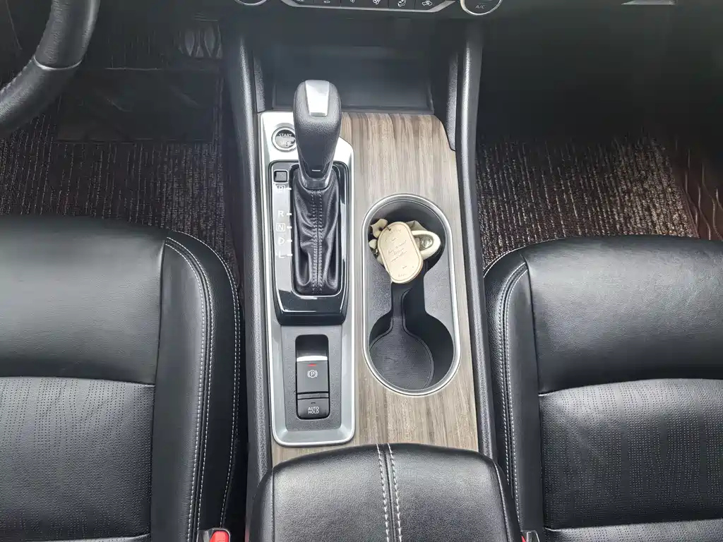 NISSAN TEANA 2021