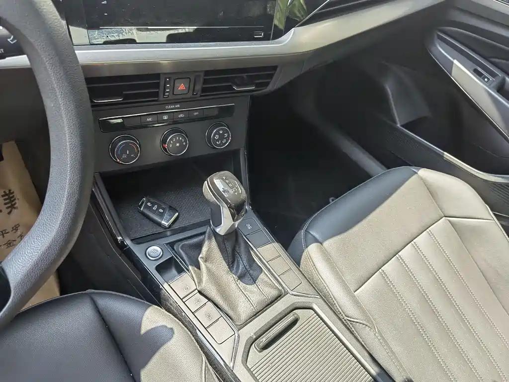 VOLKSWAGEN PASSAT 2021