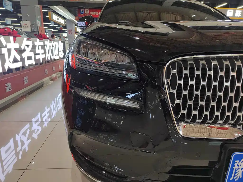 LINCOLN ADVENTURER 2021