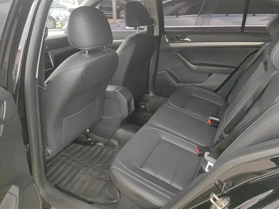 VOLKSWAGEN LAVIDA 2016