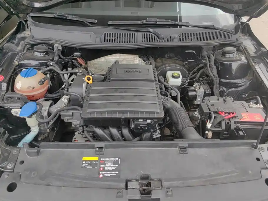 VOLKSWAGEN LAVIDA 2016