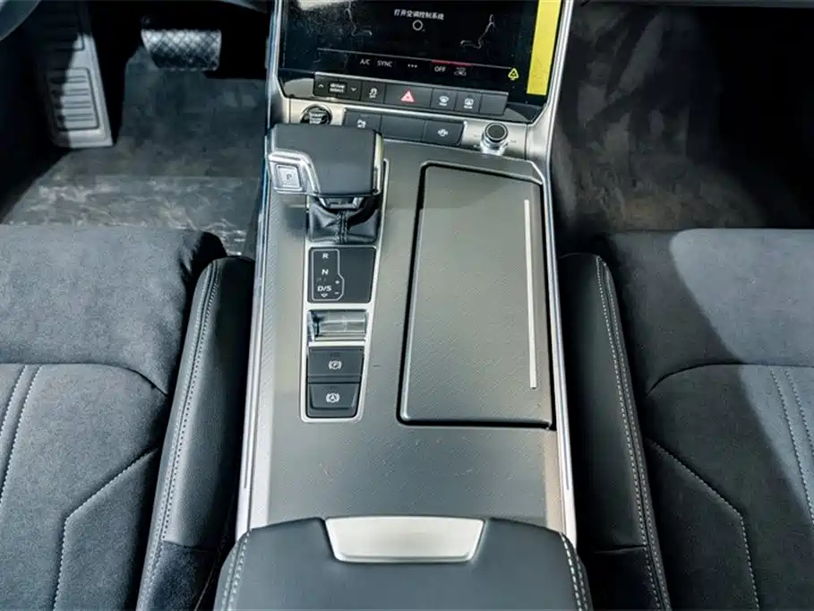 AUDI A7L 2024