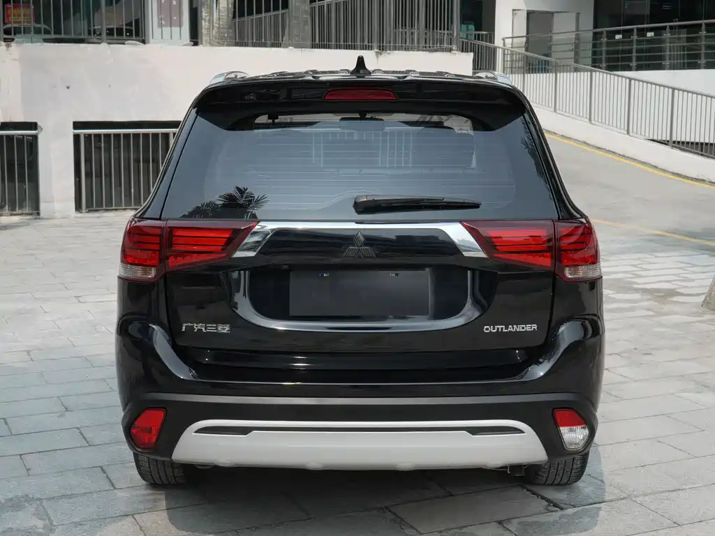MITSUBISHI OUTLANDER 2021