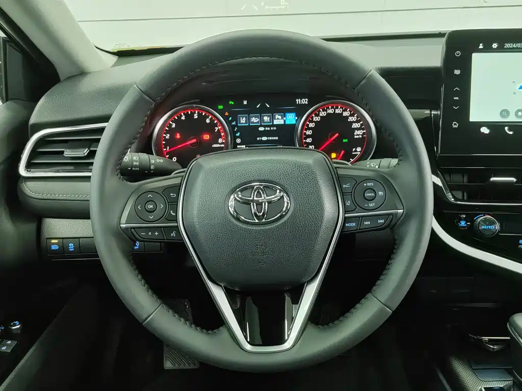 TOYOTA CAMRY 2023