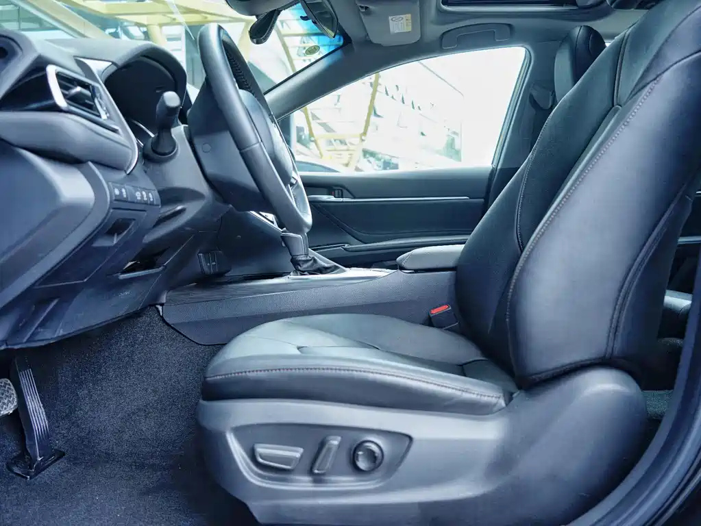 TOYOTA CAMRY 2021