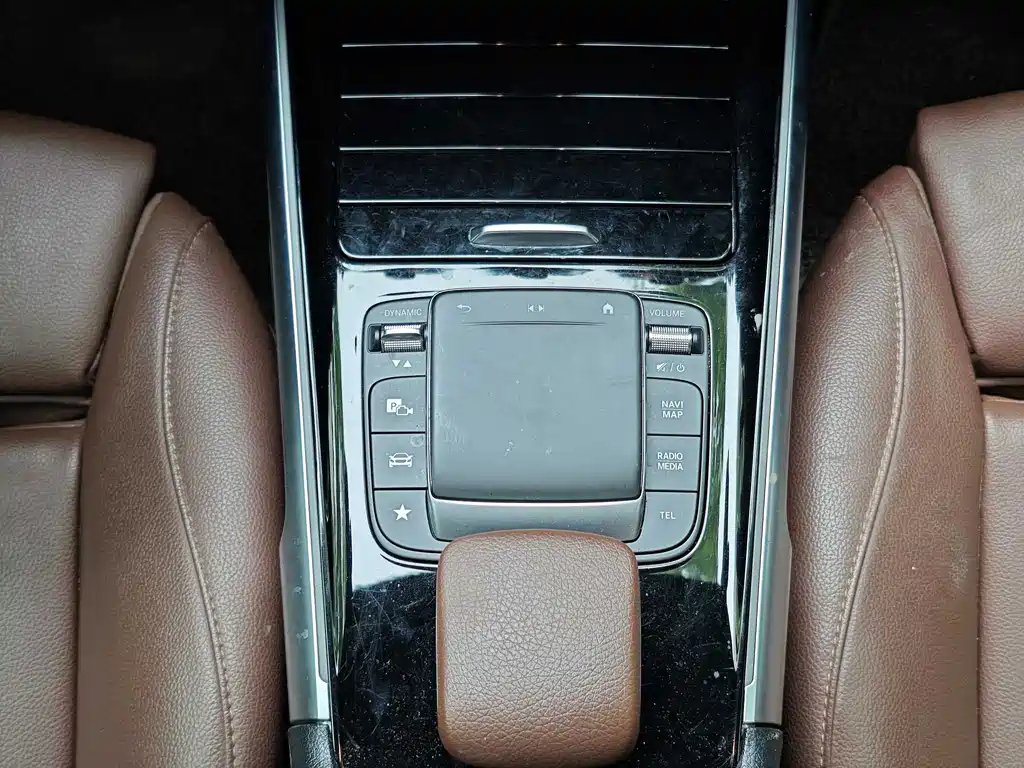 MERCEDES BENZ GLB 2021