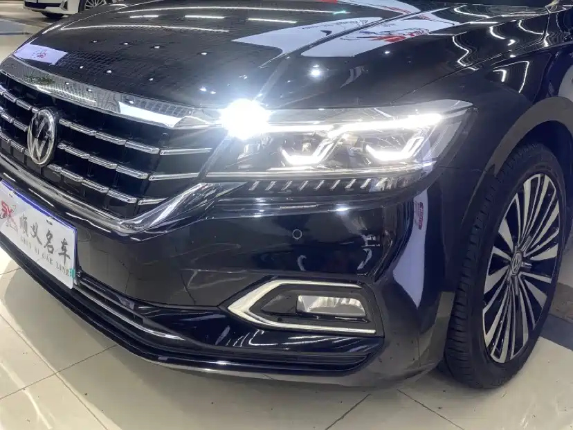 VOLKSWAGEN PASSAT 2020