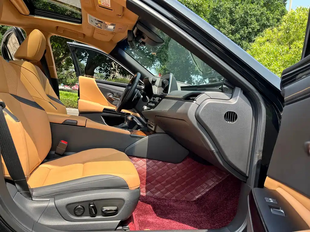 LEXUS ES 2021