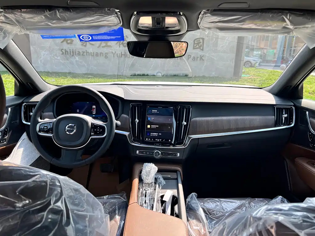 VOLVO S90 2024