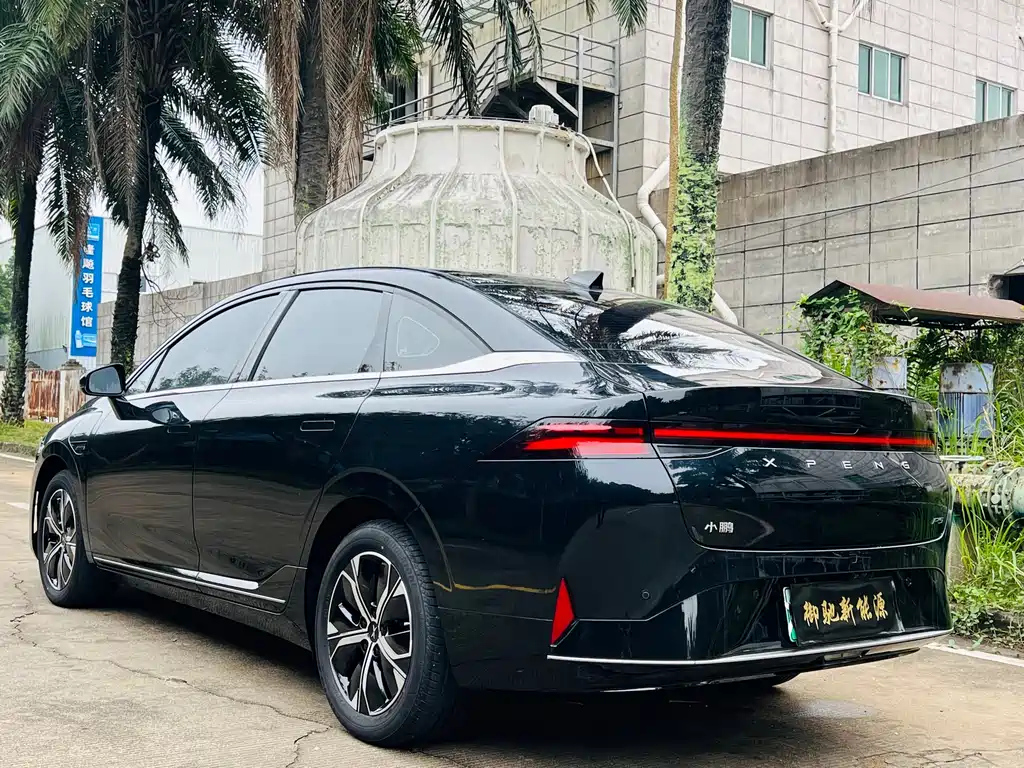 XPENG MOTORS P5 2022